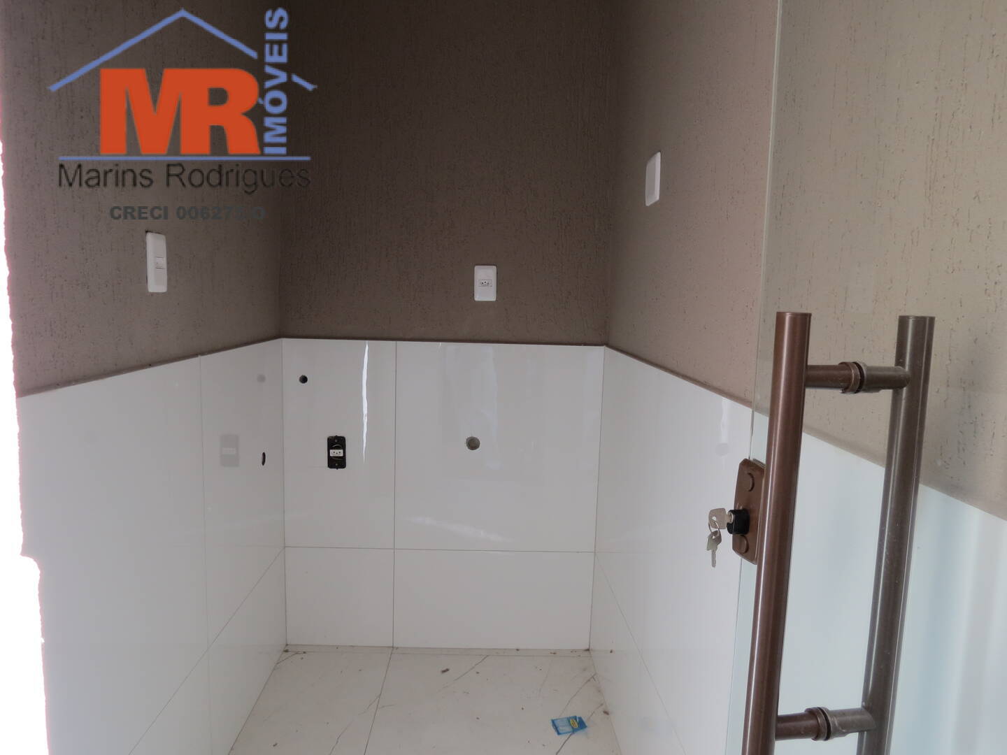 Casa à venda com 2 quartos, 180m² - Foto 8