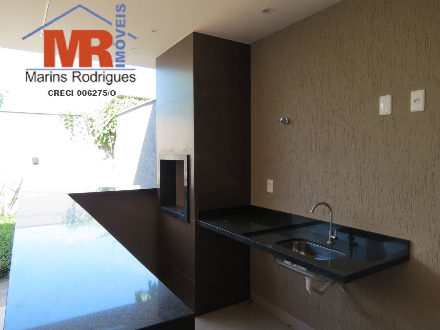 Casa à venda com 2 quartos, 180m² - Foto 7
