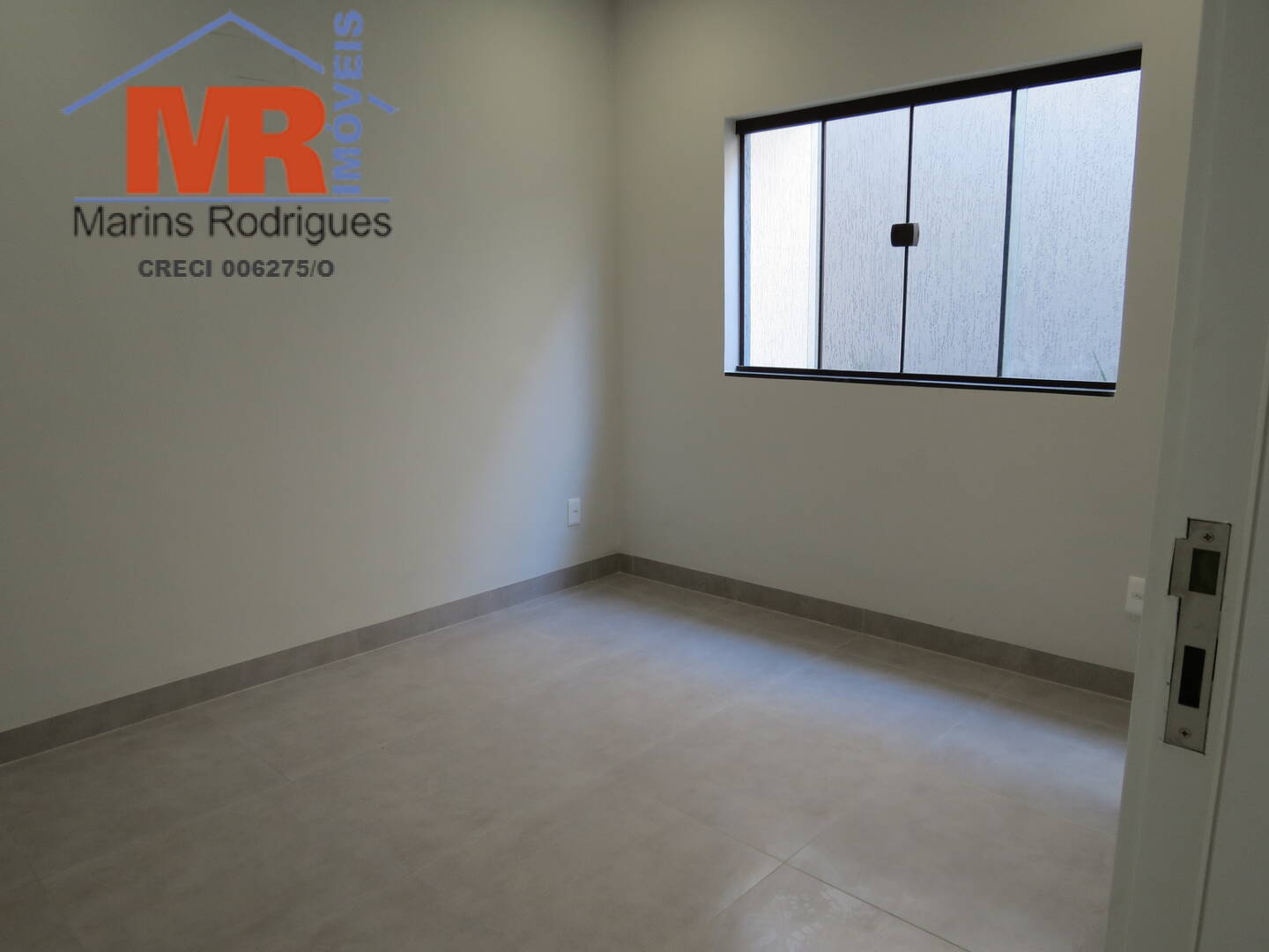 Casa à venda com 2 quartos, 180m² - Foto 12