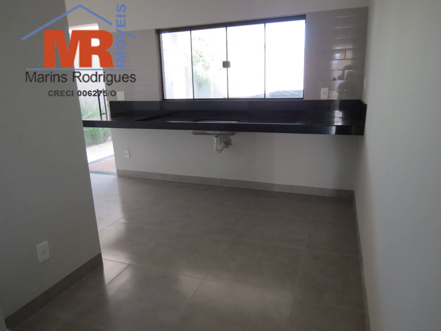 Casa à venda com 2 quartos, 180m² - Foto 11