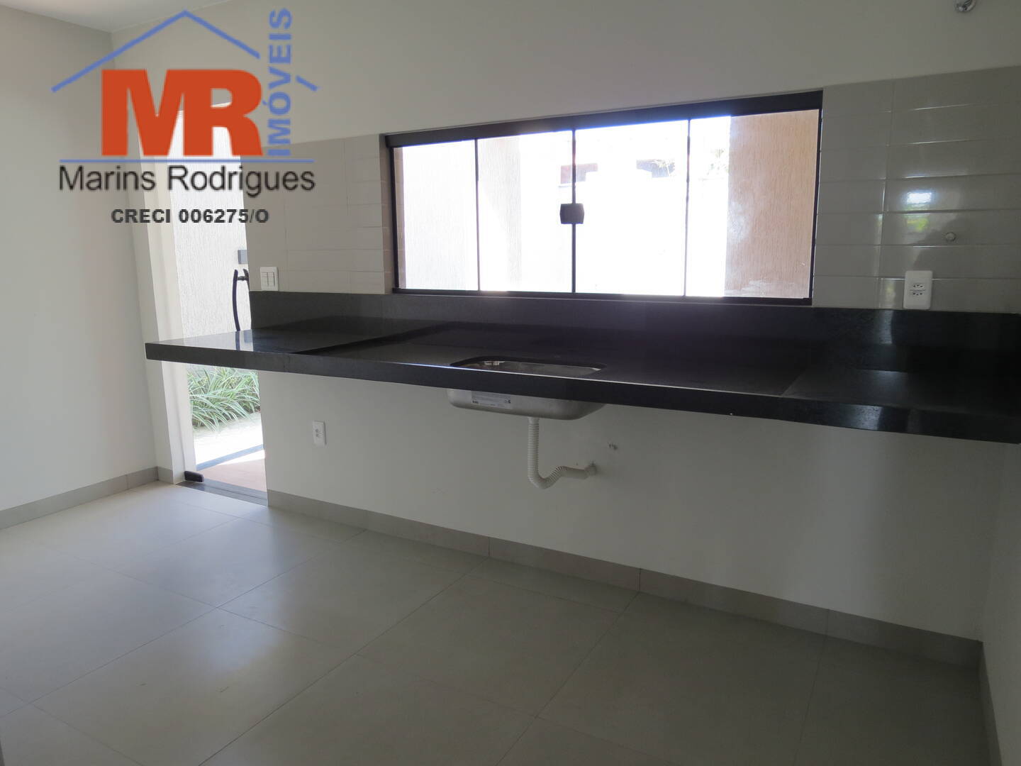 Casa à venda com 2 quartos, 180m² - Foto 10