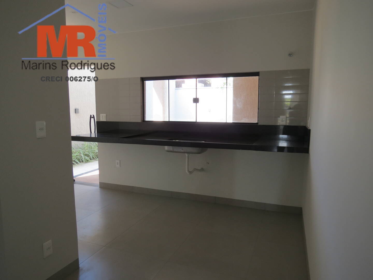 Casa à venda com 2 quartos, 180m² - Foto 11
